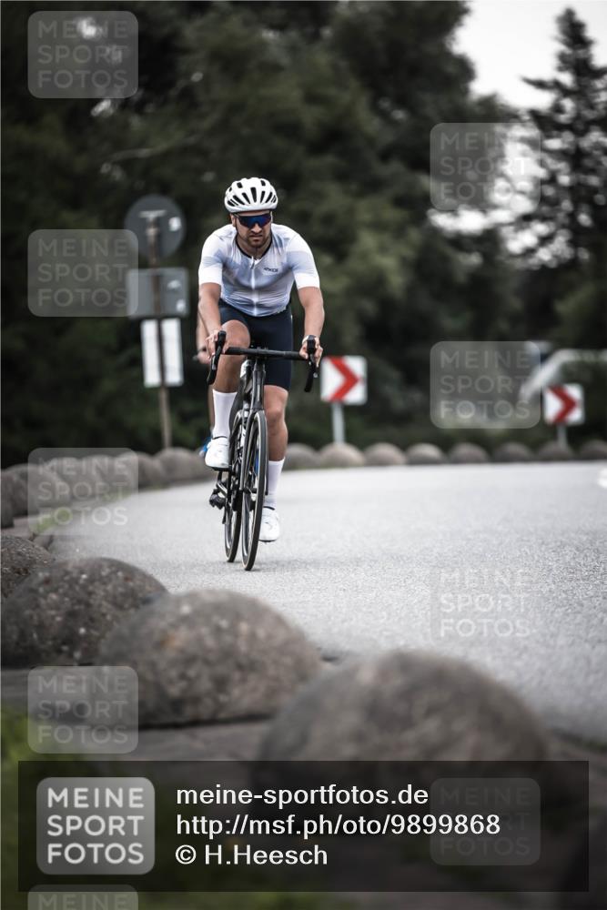 21.06.2026 - 29. Vierlanden-Triathlon H.Heesch http://msf.ph/oto/9899868 21.06.2026 10:08:11 Radfahren 38, 371, 373 meine-sportfotos.de
