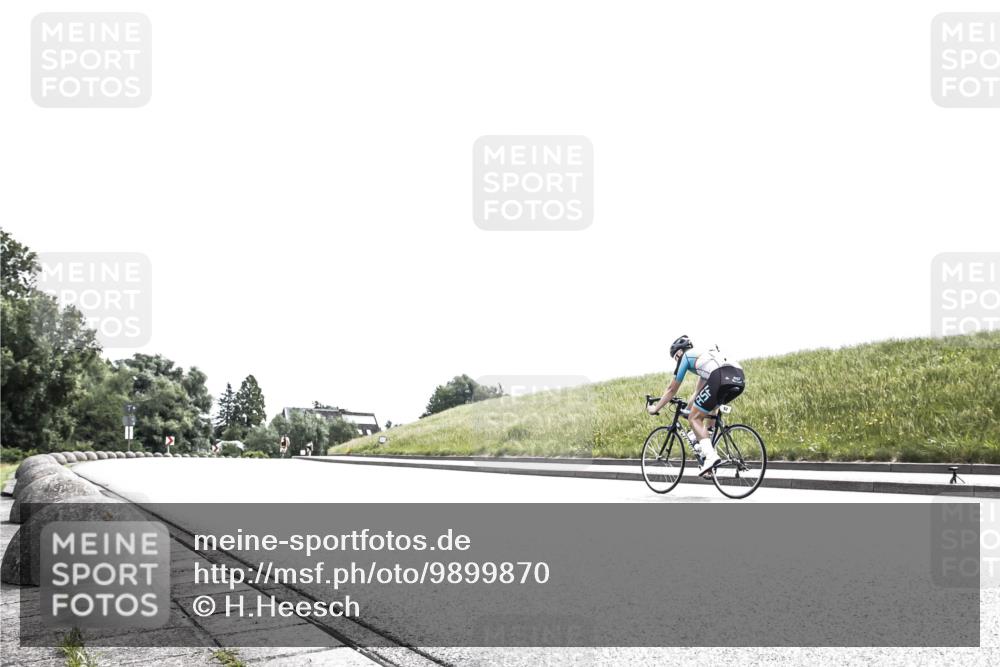 21.06.2026 - 29. Vierlanden-Triathlon H.Heesch http://msf.ph/oto/9899870 21.06.2026 11:43:54 Radfahren 22 meine-sportfotos.de