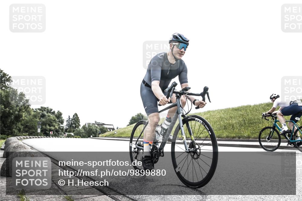 21.06.2026 - 29. Vierlanden-Triathlon H.Heesch http://msf.ph/oto/9899880 21.06.2026 11:44:20 Radfahren 710, 805 meine-sportfotos.de