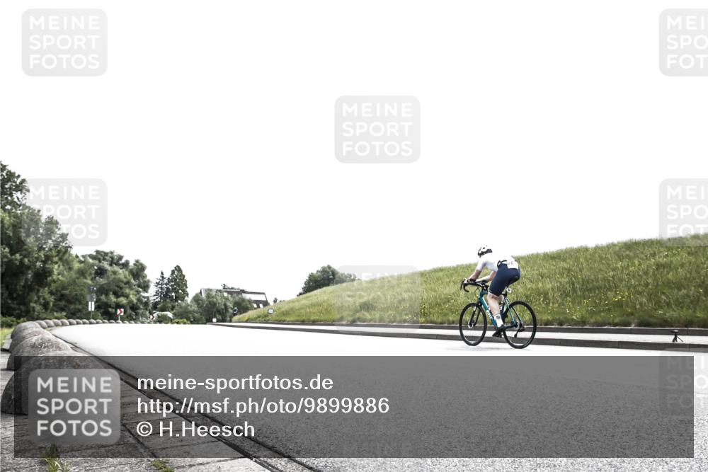 21.06.2026 - 29. Vierlanden-Triathlon H.Heesch http://msf.ph/oto/9899886 21.06.2026 11:44:20 Radfahren 710, 805 meine-sportfotos.de
