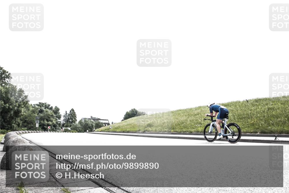 21.06.2026 - 29. Vierlanden-Triathlon H.Heesch http://msf.ph/oto/9899890 21.06.2026 11:44:37 Radfahren 705, 802 meine-sportfotos.de