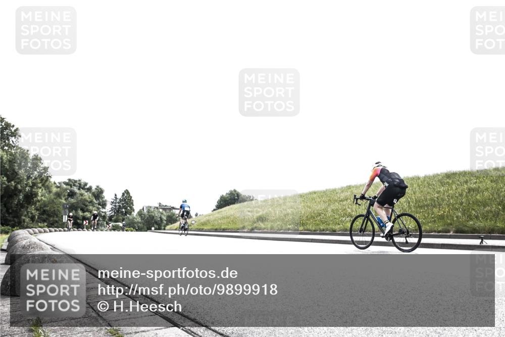 21.06.2026 - 29. Vierlanden-Triathlon H.Heesch http://msf.ph/oto/9899918 21.06.2026 11:44:59 Radfahren 238, 696 meine-sportfotos.de