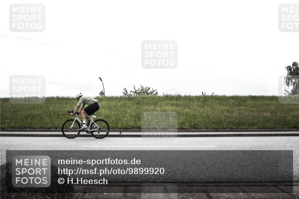 21.06.2026 - 29. Vierlanden-Triathlon H.Heesch http://msf.ph/oto/9899920 21.06.2026 11:54:23 Radfahren 91, 266, 705, 892 meine-sportfotos.de