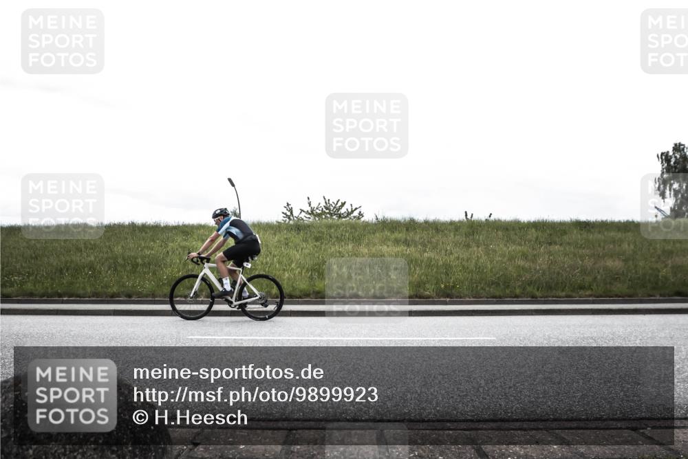 21.06.2026 - 29. Vierlanden-Triathlon H.Heesch http://msf.ph/oto/9899923 21.06.2026 11:54:26 Radfahren 91, 266, 705 meine-sportfotos.de