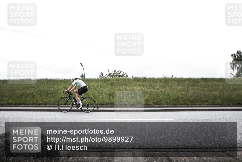 21.06.2026 - 29. Vierlanden-Triathlon H.Heesch http://msf.ph/oto/9899927 21.06.2026 11:54:28 Radfahren 266, 705 meine-sportfotos.de