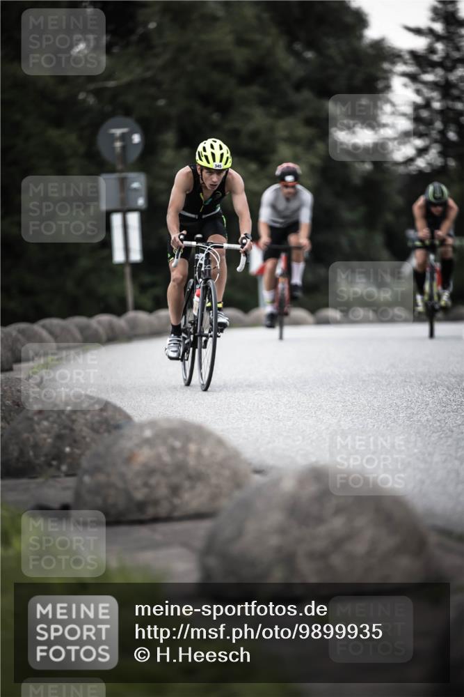 21.06.2026 - 29. Vierlanden-Triathlon H.Heesch http://msf.ph/oto/9899935 21.06.2026 10:08:20 Radfahren 34, 131, 345 meine-sportfotos.de