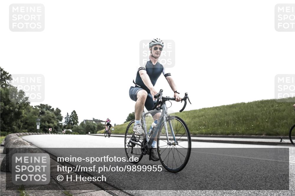 21.06.2026 - 29. Vierlanden-Triathlon H.Heesch http://msf.ph/oto/9899955 21.06.2026 12:35:18 Radfahren 796 meine-sportfotos.de
