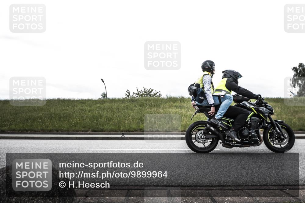 21.06.2026 - 29. Vierlanden-Triathlon H.Heesch http://msf.ph/oto/9899964 21.06.2026 11:55:28 Radfahren 221, 225, 680, 781, 811, 835, 863, 893 meine-sportfotos.de