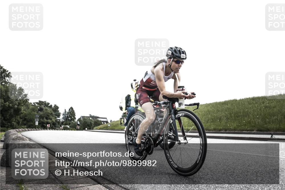 21.06.2026 - 29. Vierlanden-Triathlon H.Heesch http://msf.ph/oto/9899982 21.06.2026 12:36:19 Radfahren 1020, 1021 meine-sportfotos.de