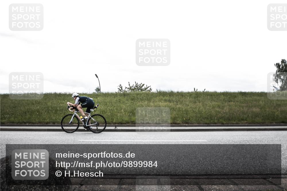 21.06.2026 - 29. Vierlanden-Triathlon H.Heesch http://msf.ph/oto/9899984 21.06.2026 11:55:50 Radfahren 730, 828 meine-sportfotos.de