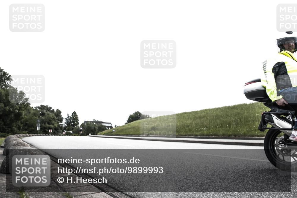 21.06.2026 - 29. Vierlanden-Triathlon H.Heesch http://msf.ph/oto/9899993 21.06.2026 12:36:19 Radfahren 1020, 1021 meine-sportfotos.de
