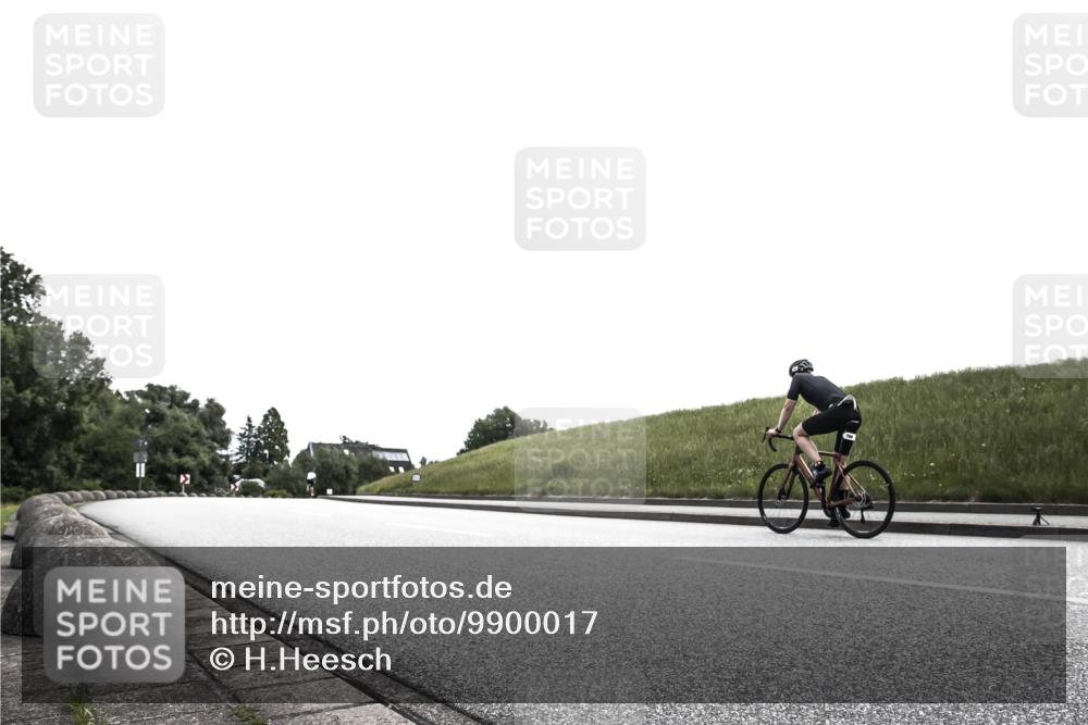 21.06.2026 - 29. Vierlanden-Triathlon H.Heesch http://msf.ph/oto/9900017 21.06.2026 12:36:53 Radfahren 670 meine-sportfotos.de
