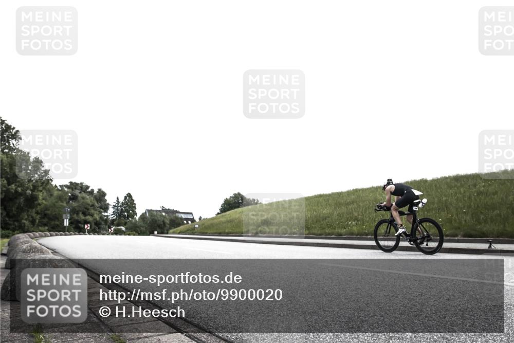 21.06.2026 - 29. Vierlanden-Triathlon H.Heesch http://msf.ph/oto/9900020 21.06.2026 12:37:11 Radfahren 986 meine-sportfotos.de