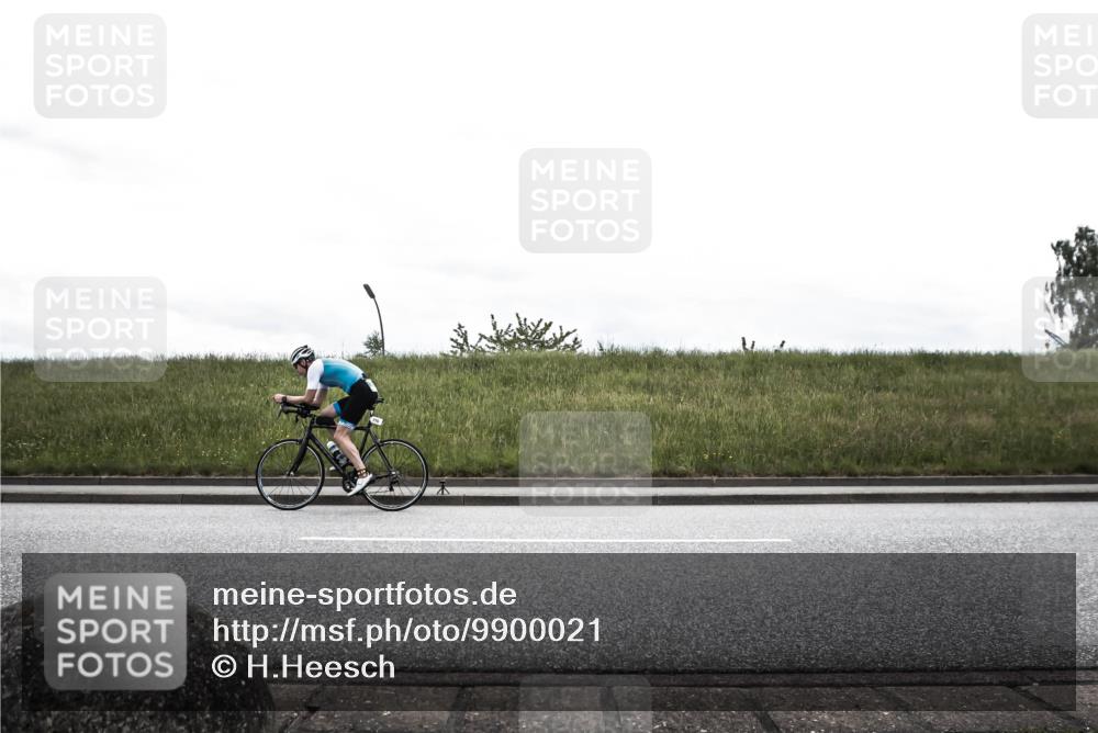 21.06.2026 - 29. Vierlanden-Triathlon H.Heesch http://msf.ph/oto/9900021 21.06.2026 11:56:43 Radfahren 638, 677, 754, 776, 817, 827, 879, 897 meine-sportfotos.de