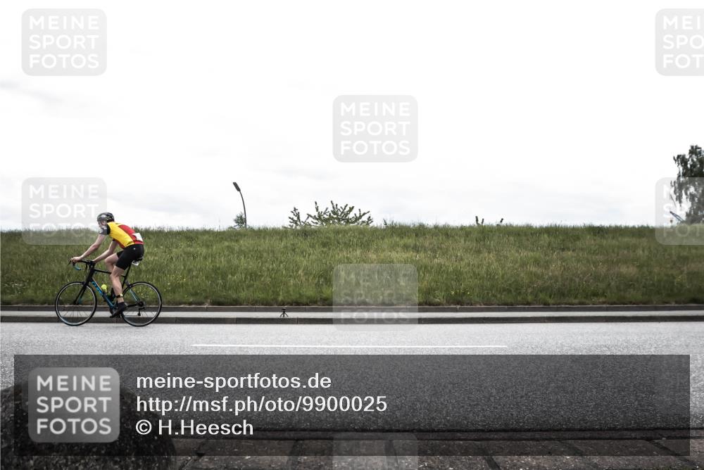 21.06.2026 - 29. Vierlanden-Triathlon H.Heesch http://msf.ph/oto/9900025 21.06.2026 11:56:45 Radfahren 243, 638, 677, 754, 817, 827, 879, 897 meine-sportfotos.de