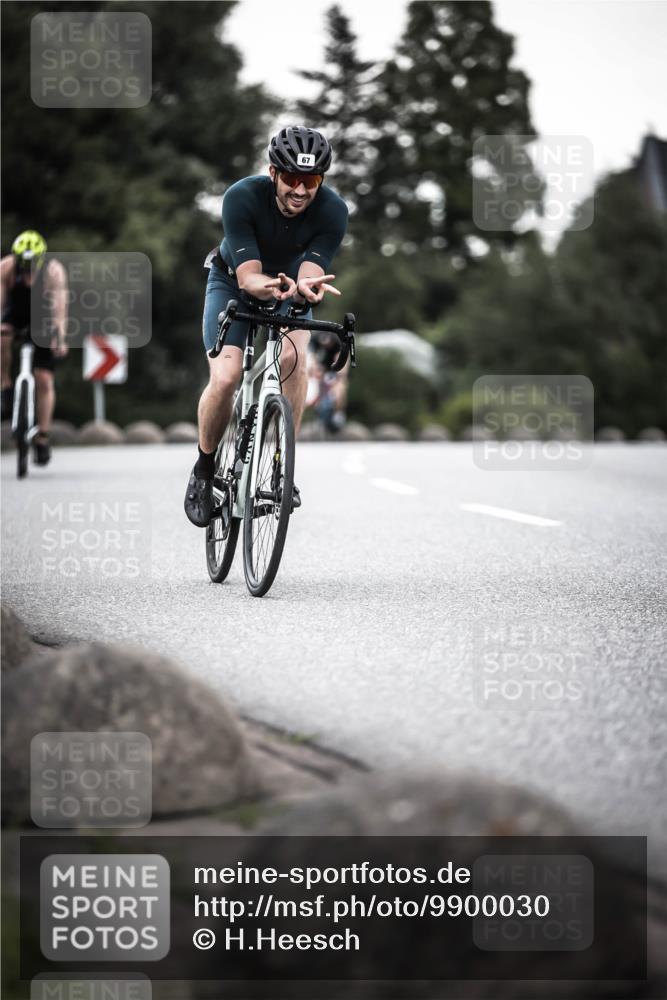 21.06.2026 - 29. Vierlanden-Triathlon H.Heesch http://msf.ph/oto/9900030 21.06.2026 10:08:31 Radfahren 67, 173, 358 meine-sportfotos.de