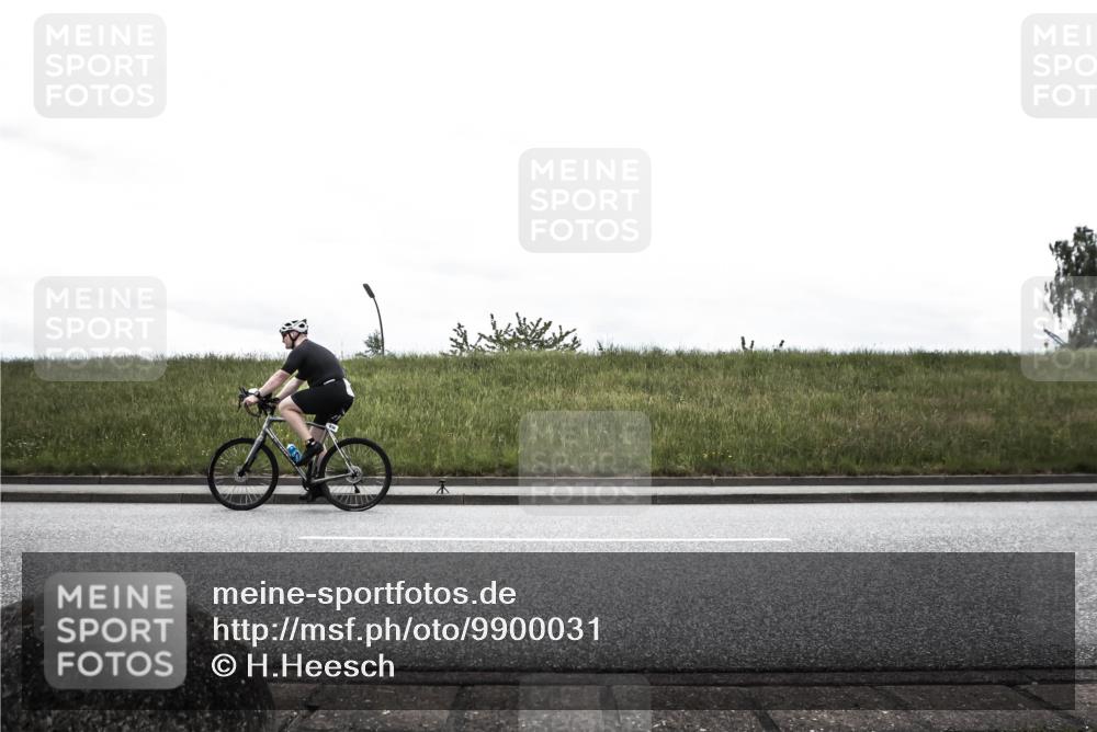 21.06.2026 - 29. Vierlanden-Triathlon H.Heesch http://msf.ph/oto/9900031 21.06.2026 11:56:48 Radfahren 243, 638, 677, 817, 827, 879 meine-sportfotos.de