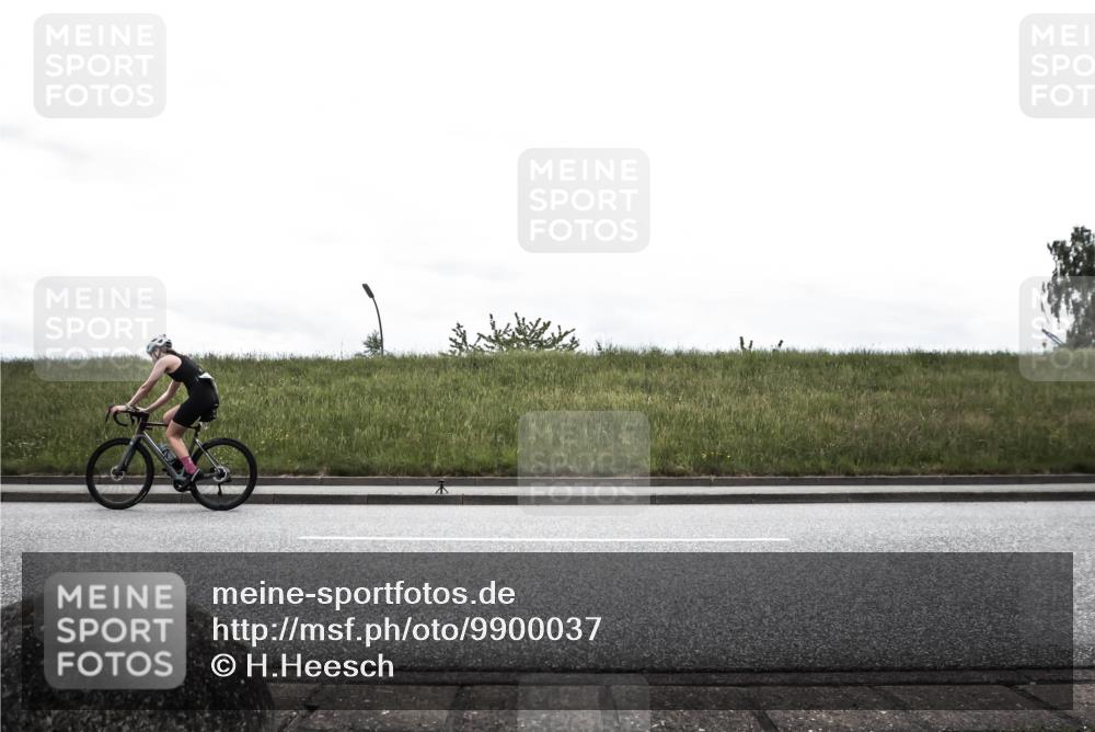 21.06.2026 - 29. Vierlanden-Triathlon H.Heesch http://msf.ph/oto/9900037 21.06.2026 11:56:53 Radfahren 243, 750, 879 meine-sportfotos.de