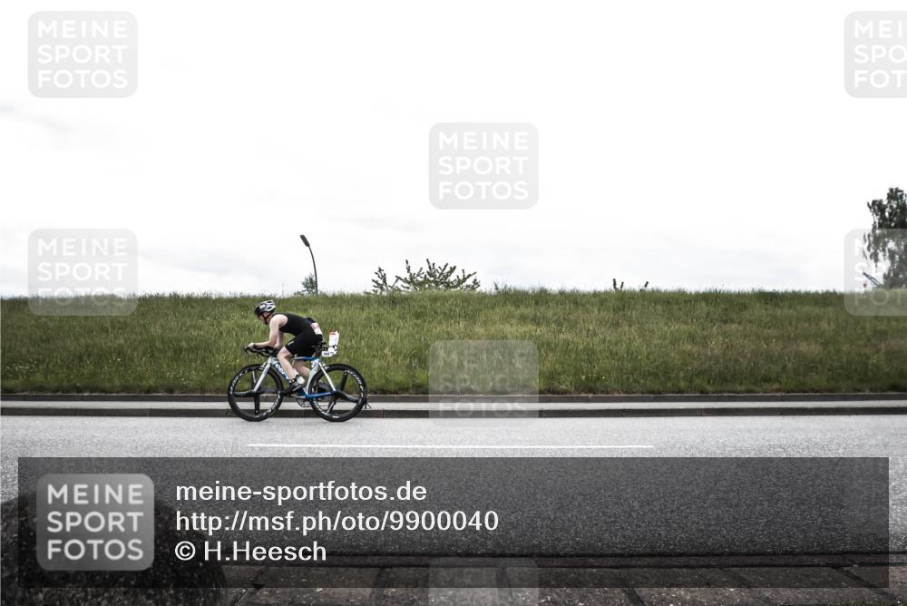 21.06.2026 - 29. Vierlanden-Triathlon H.Heesch http://msf.ph/oto/9900040 21.06.2026 11:56:57 Radfahren 243, 686, 750, 777 meine-sportfotos.de