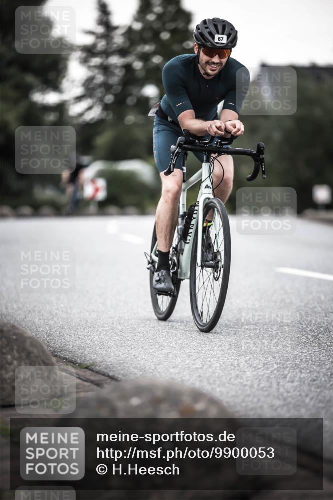 21.06.2026 - 29. Vierlanden-Triathlon H.Heesch http://msf.ph/oto/9900053 21.06.2026 10:08:31 Radfahren 67, 173, 358 meine-sportfotos.de