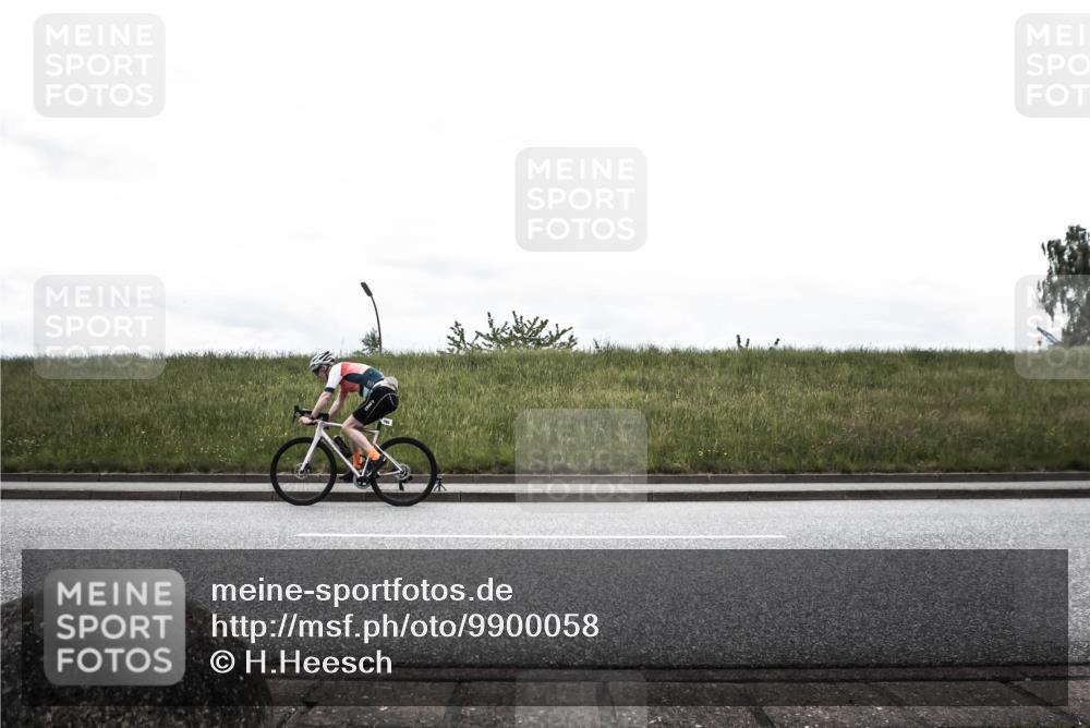 21.06.2026 - 29. Vierlanden-Triathlon H.Heesch http://msf.ph/oto/9900058 21.06.2026 11:57:27 Radfahren 780, 786 meine-sportfotos.de