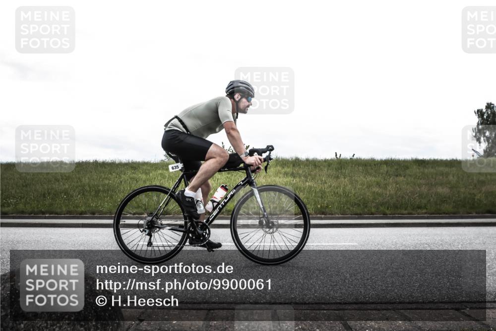 21.06.2026 - 29. Vierlanden-Triathlon H.Heesch http://msf.ph/oto/9900061 21.06.2026 11:57:35 Radfahren 635, 648 meine-sportfotos.de