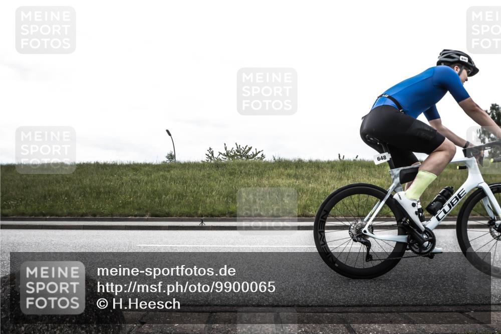 21.06.2026 - 29. Vierlanden-Triathlon H.Heesch http://msf.ph/oto/9900065 21.06.2026 11:57:37 Radfahren 635, 648 meine-sportfotos.de