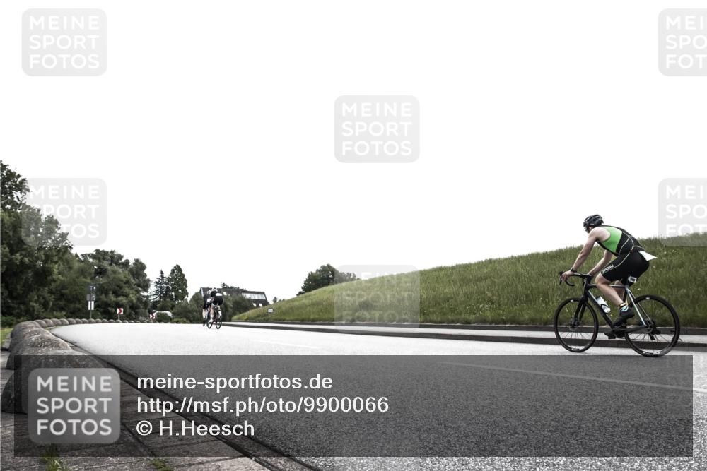 21.06.2026 - 29. Vierlanden-Triathlon H.Heesch http://msf.ph/oto/9900066 21.06.2026 12:40:09 Radfahren  meine-sportfotos.de