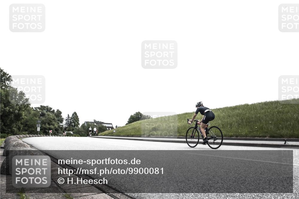 21.06.2026 - 29. Vierlanden-Triathlon H.Heesch http://msf.ph/oto/9900081 21.06.2026 12:41:43 Radfahren 296 meine-sportfotos.de