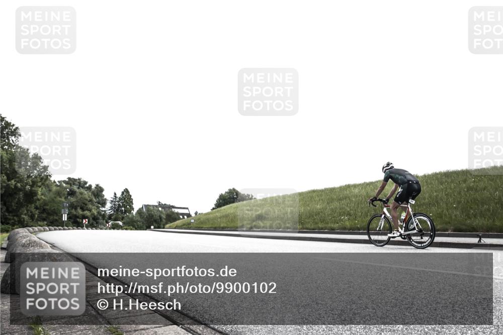 21.06.2026 - 29. Vierlanden-Triathlon H.Heesch http://msf.ph/oto/9900102 21.06.2026 12:44:12 Radfahren 692 meine-sportfotos.de