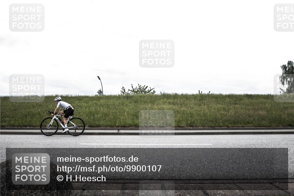 21.06.2026 - 29. Vierlanden-Triathlon H.Heesch http://msf.ph/oto/9900107 21.06.2026 11:58:59 Radfahren 257, 809, 899, 902 meine-sportfotos.de