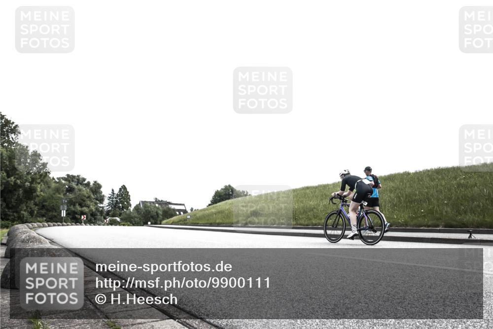 21.06.2026 - 29. Vierlanden-Triathlon H.Heesch http://msf.ph/oto/9900111 21.06.2026 12:45:33 Radfahren 890 meine-sportfotos.de