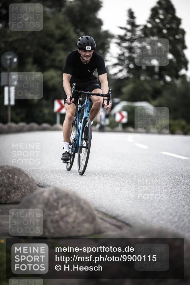 21.06.2026 - 29. Vierlanden-Triathlon H.Heesch http://msf.ph/oto/9900115 21.06.2026 10:08:36 Radfahren 82, 173, 358 meine-sportfotos.de