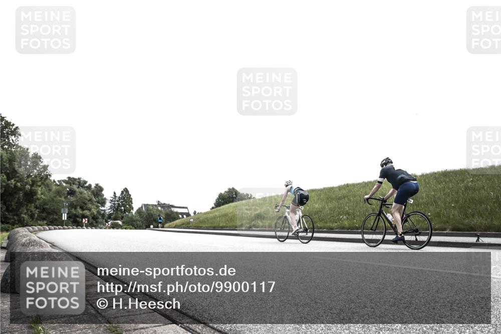 21.06.2026 - 29. Vierlanden-Triathlon H.Heesch http://msf.ph/oto/9900117 21.06.2026 12:45:50 Radfahren 856, 861, 874 meine-sportfotos.de
