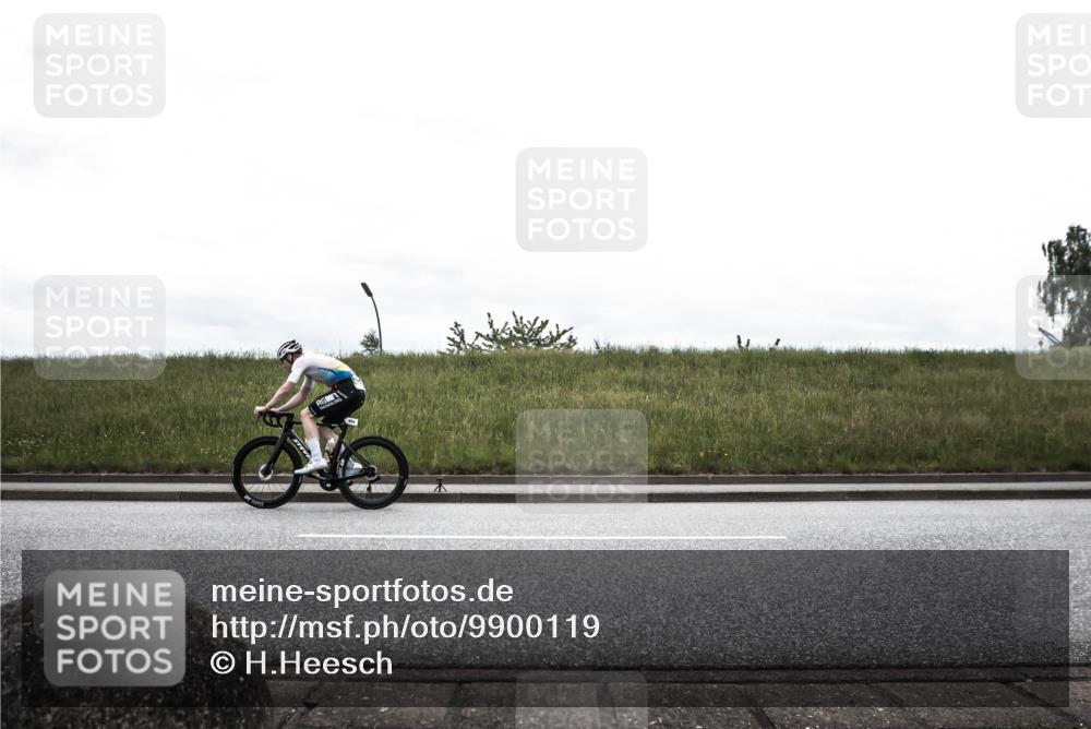21.06.2026 - 29. Vierlanden-Triathlon H.Heesch http://msf.ph/oto/9900119 21.06.2026 11:59:21 Radfahren 97, 645, 654, 735, 845 meine-sportfotos.de