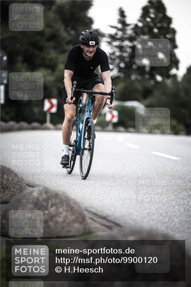 21.06.2026 - 29. Vierlanden-Triathlon H.Heesch http://msf.ph/oto/9900120 21.06.2026 10:08:36 Radfahren 82, 173, 358 meine-sportfotos.de