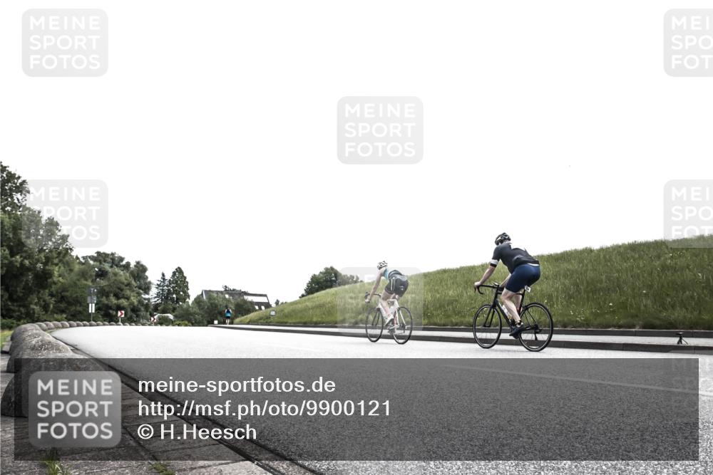 21.06.2026 - 29. Vierlanden-Triathlon H.Heesch http://msf.ph/oto/9900121 21.06.2026 12:45:50 Radfahren 856, 861, 874 meine-sportfotos.de
