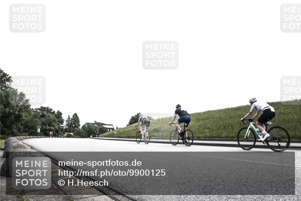 21.06.2026 - 29. Vierlanden-Triathlon H.Heesch http://msf.ph/oto/9900125 21.06.2026 12:45:50 Radfahren 856, 861, 874 meine-sportfotos.de