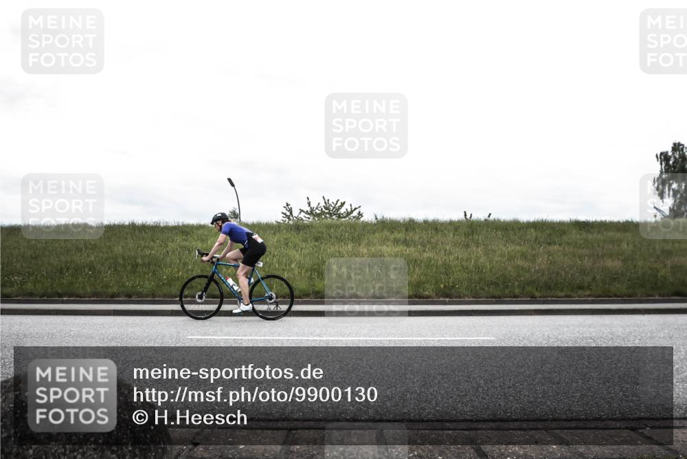21.06.2026 - 29. Vierlanden-Triathlon H.Heesch http://msf.ph/oto/9900130 21.06.2026 11:59:35 Radfahren 271, 854, 905 meine-sportfotos.de