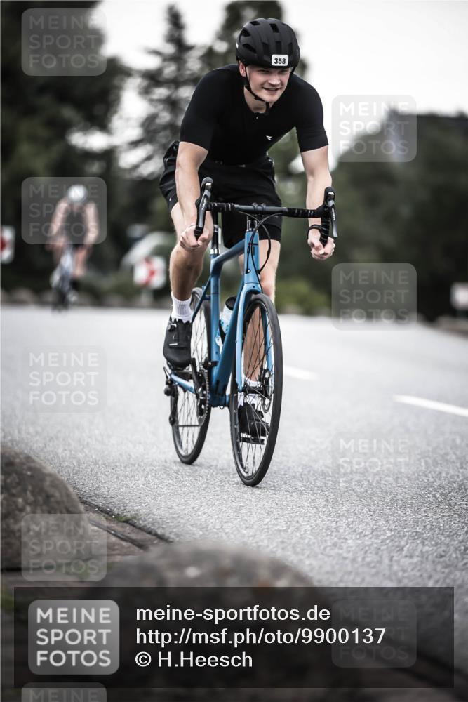21.06.2026 - 29. Vierlanden-Triathlon H.Heesch http://msf.ph/oto/9900137 21.06.2026 10:08:37 Radfahren 82, 358 meine-sportfotos.de