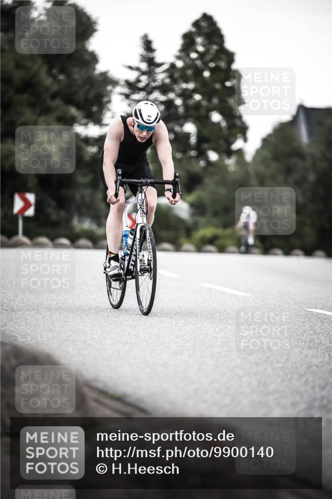 21.06.2026 - 29. Vierlanden-Triathlon H.Heesch http://msf.ph/oto/9900140 21.06.2026 10:08:40 Radfahren 82, 212, 277, 358 meine-sportfotos.de