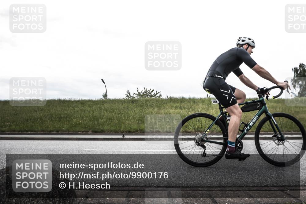 21.06.2026 - 29. Vierlanden-Triathlon H.Heesch http://msf.ph/oto/9900176 21.06.2026 12:00:40 Radfahren 658, 669 meine-sportfotos.de