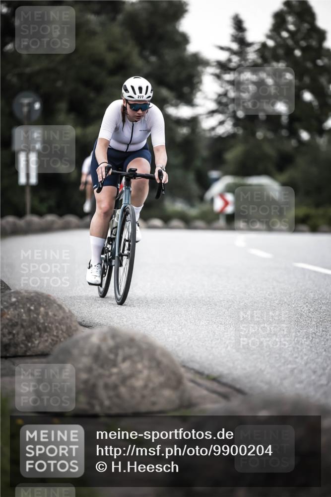 21.06.2026 - 29. Vierlanden-Triathlon H.Heesch http://msf.ph/oto/9900204 21.06.2026 10:08:47 Radfahren 30, 212, 269, 277 meine-sportfotos.de