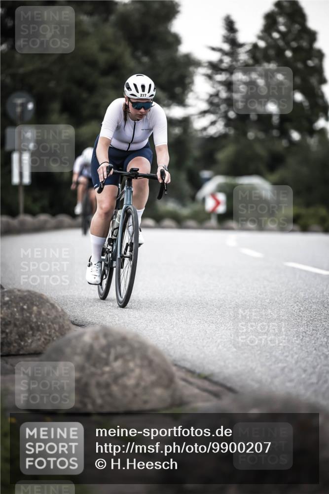 21.06.2026 - 29. Vierlanden-Triathlon H.Heesch http://msf.ph/oto/9900207 21.06.2026 10:08:48 Radfahren 30, 212, 269, 277 meine-sportfotos.de