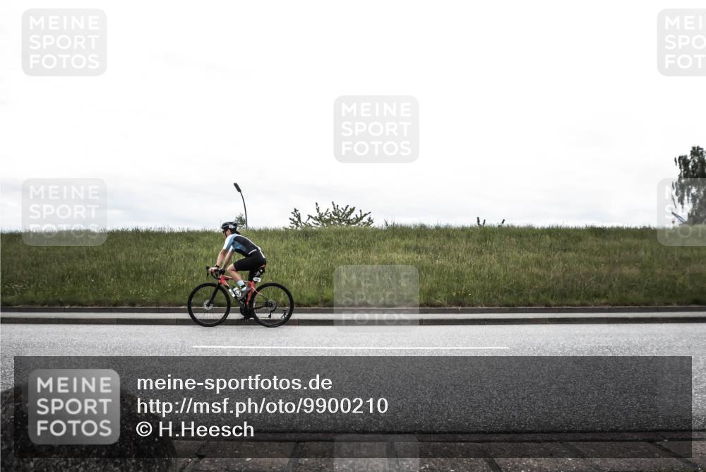21.06.2026 - 29. Vierlanden-Triathlon H.Heesch http://msf.ph/oto/9900210 21.06.2026 12:02:01 Radfahren 252, 755, 763 meine-sportfotos.de