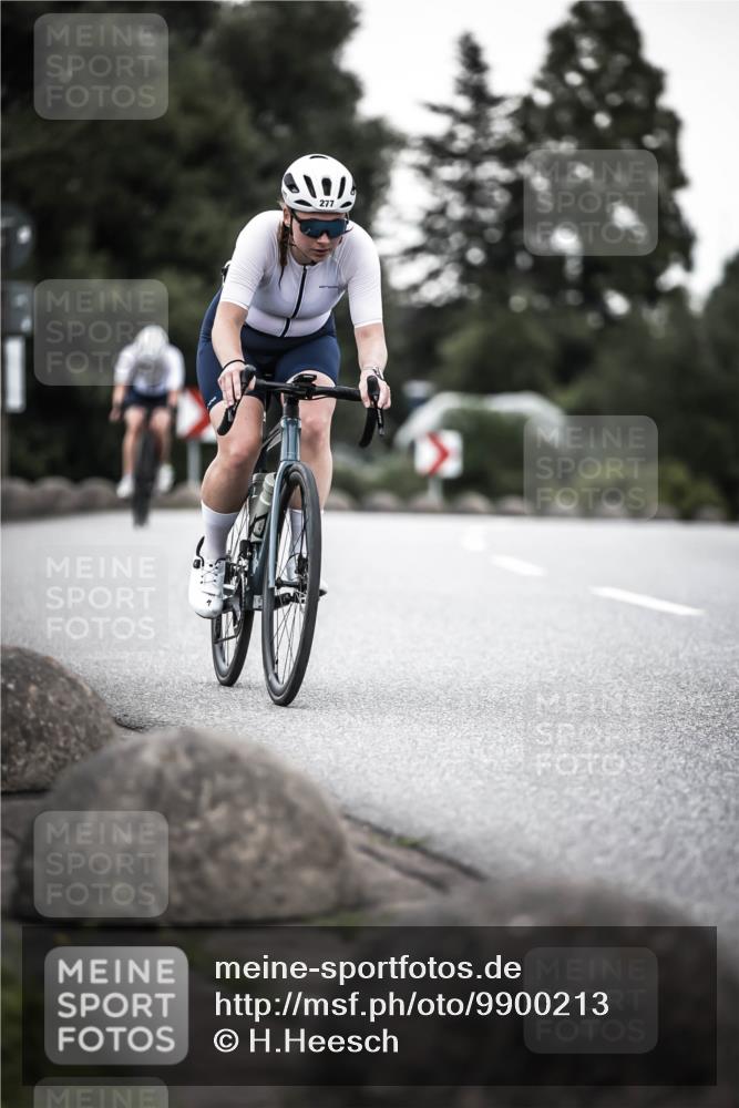 21.06.2026 - 29. Vierlanden-Triathlon H.Heesch http://msf.ph/oto/9900213 21.06.2026 10:08:48 Radfahren 30, 212, 269, 277 meine-sportfotos.de