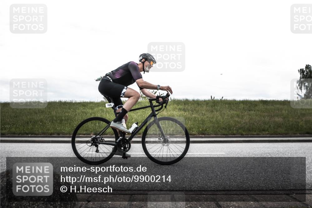21.06.2026 - 29. Vierlanden-Triathlon H.Heesch http://msf.ph/oto/9900214 21.06.2026 12:02:05 Radfahren 755, 758 meine-sportfotos.de