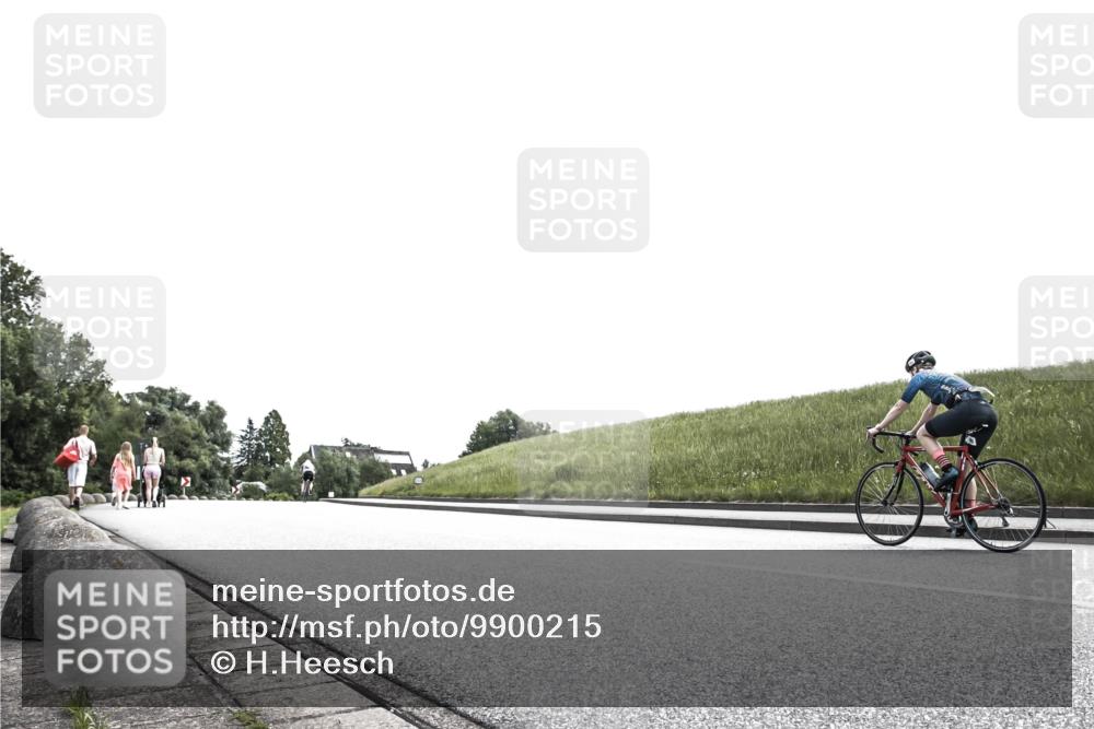 21.06.2026 - 29. Vierlanden-Triathlon H.Heesch http://msf.ph/oto/9900215 21.06.2026 12:48:18 Radfahren  meine-sportfotos.de