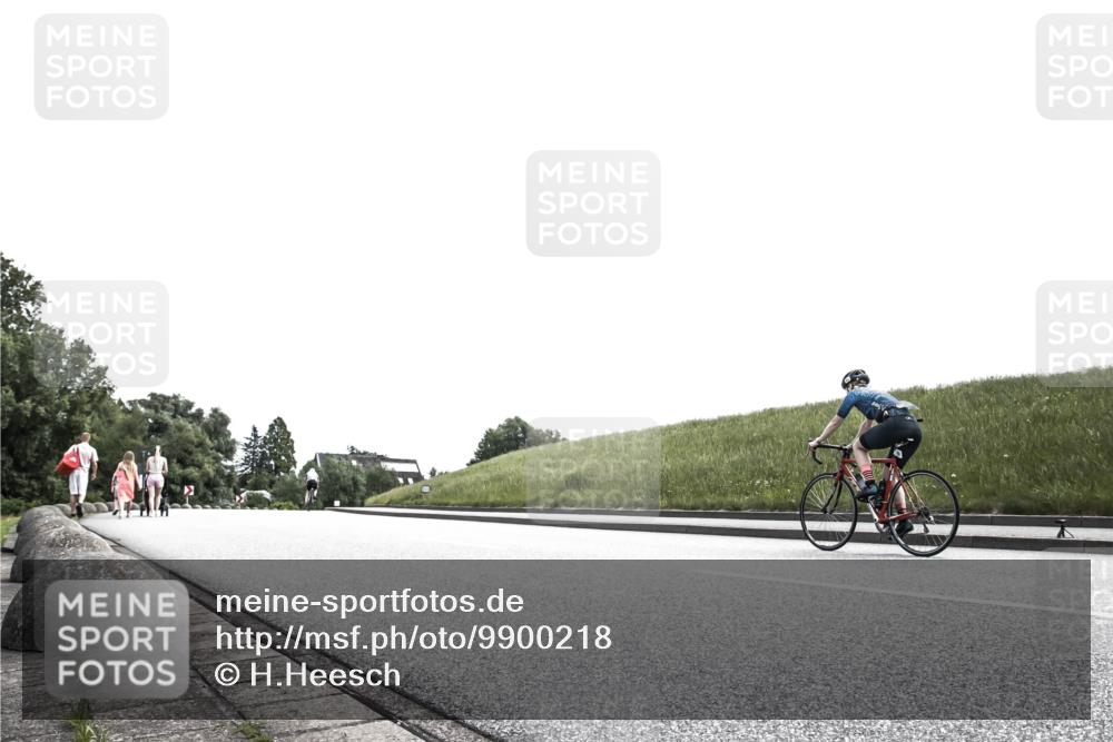 21.06.2026 - 29. Vierlanden-Triathlon H.Heesch http://msf.ph/oto/9900218 21.06.2026 12:48:18 Radfahren  meine-sportfotos.de