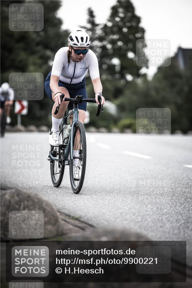 21.06.2026 - 29. Vierlanden-Triathlon H.Heesch http://msf.ph/oto/9900221 21.06.2026 10:08:48 Radfahren 30, 212, 269, 277 meine-sportfotos.de